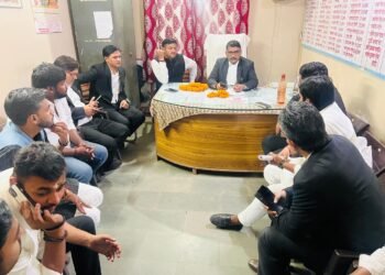 वक्फ बोर्ड के खिलाफ छात्रों ने किया बड़ा ऐलान, गठित की छात्र अदालत, वक्फ बोर्ड को भेजा नोटिस, कहा – कागज दिखाओ...