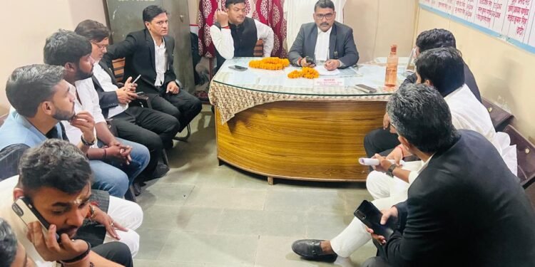 वक्फ बोर्ड के खिलाफ छात्रों ने किया बड़ा ऐलान, गठित की छात्र अदालत, वक्फ बोर्ड को भेजा नोटिस, कहा – कागज दिखाओ...