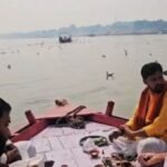 Varanasi: अभिनेता पंकज त्रिपाठी ने वाराणसी में माता की अस्थियों का विसर्जन कर निभाया धार्मिक कर्तव्य, भावुक क्षणों में किया दान-पुण्य varanasi
